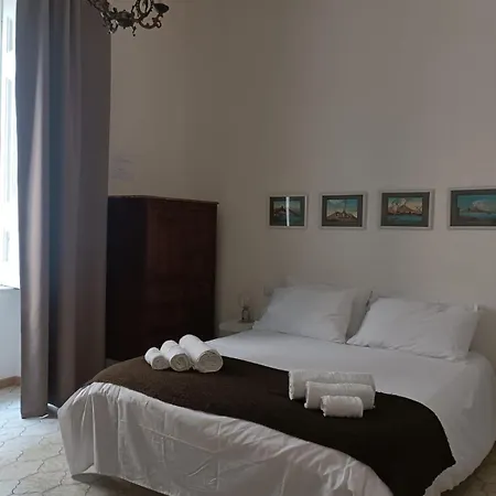 Bed & Breakfast Dimora Materdei 78 *